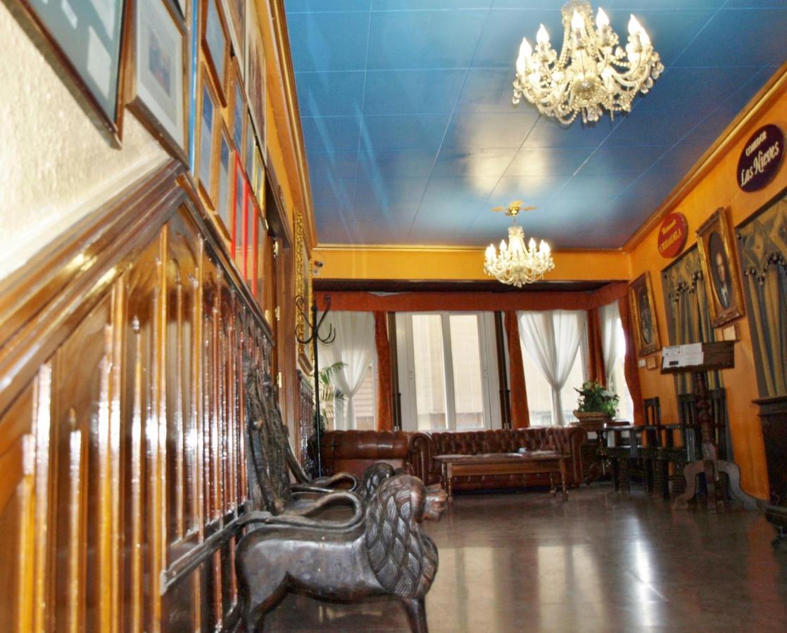 Hotel Mur Jaca Bagian luar foto