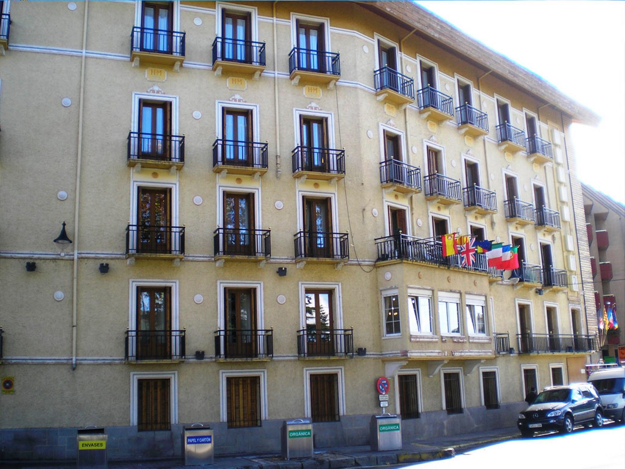 Hotel Mur Jaca Bagian luar foto
