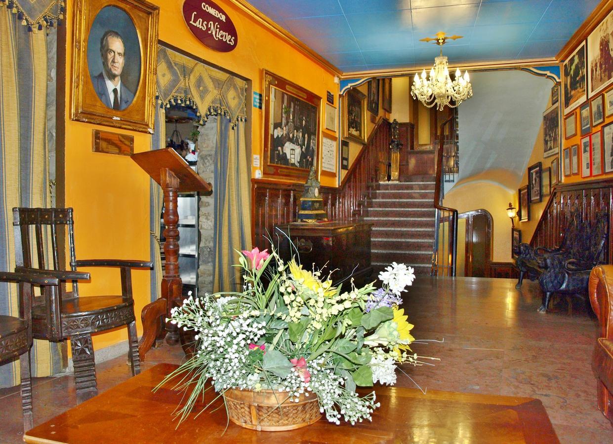 Hotel Mur Jaca Bagian luar foto