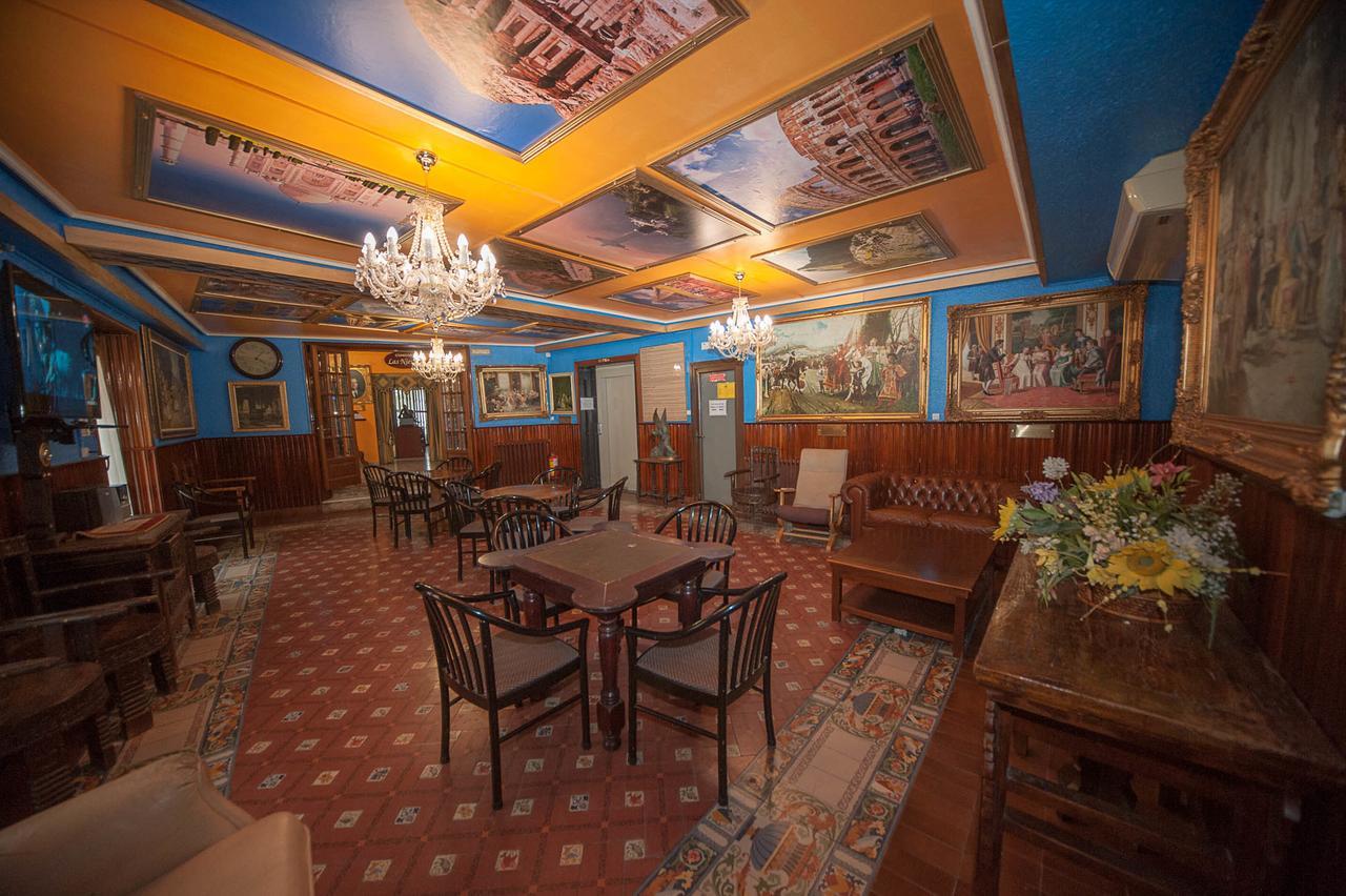 Hotel Mur Jaca Bagian luar foto