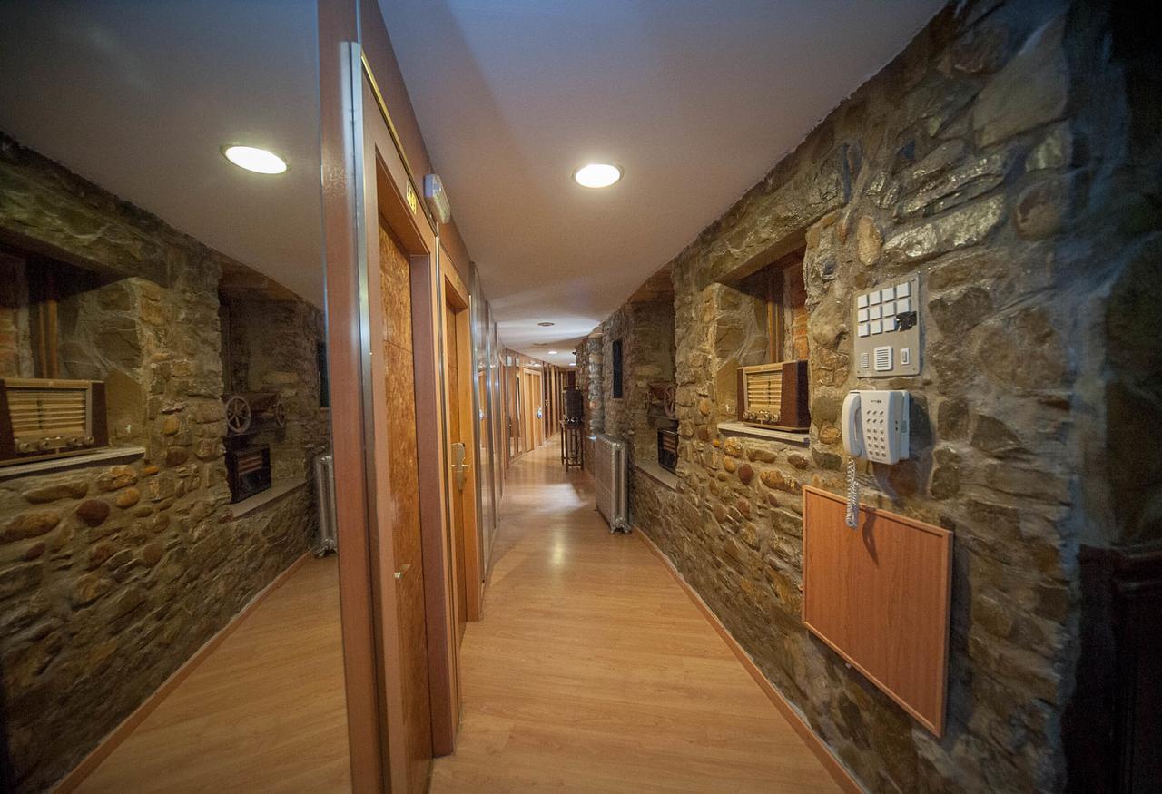 Hotel Mur Jaca Bagian luar foto