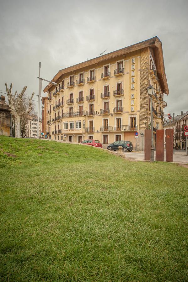 Hotel Mur Jaca Bagian luar foto