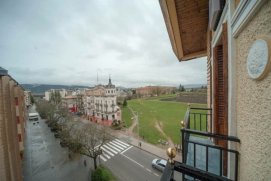 Hotel Mur Jaca Bagian luar foto